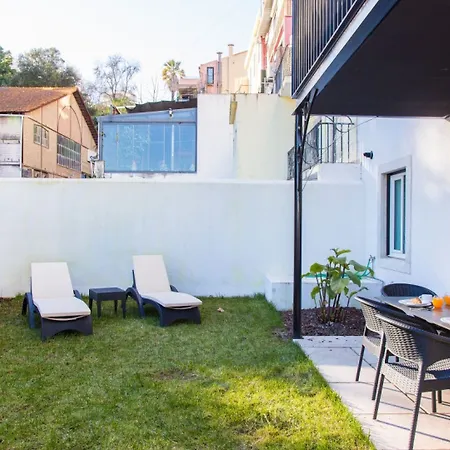 Guestready - Chic Near Botanical Garden Daire Lisboa