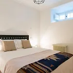 Guestready - Chic Near Botanical Garden 아파트 리스본